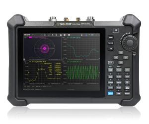 Nešiojamas 2-jų įvesčių 30 kHz - 20 GHz vektorinis grandinių analizatorius, dinaminis diapazonas 110 dB, išvesties lygis -45 dBm ... +10 dBm, 8,4'' lietimui jautrus ekranas 